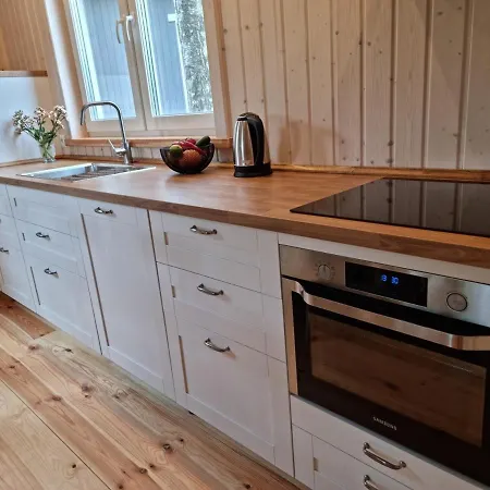 Sloneczna Zatoka 山林小屋 Gowidlino