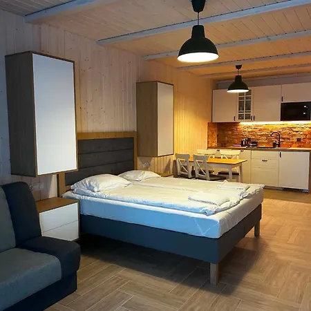 Sloneczna Zatoka 山林小屋 Gowidlino